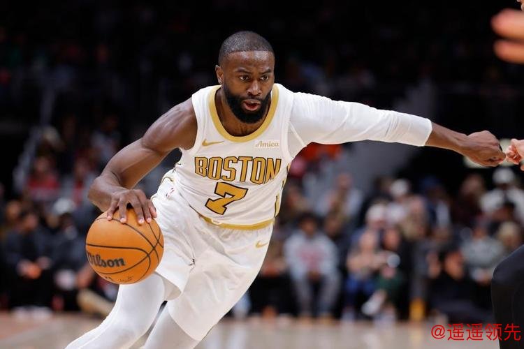 布朗41+6 凯尔特人次节52分创队史记录大胜老鹰