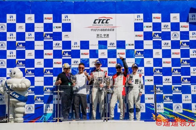 颁奖嘉宾：米其林（中国）投资有限公司副总裁、驰加总经理徐焱炜